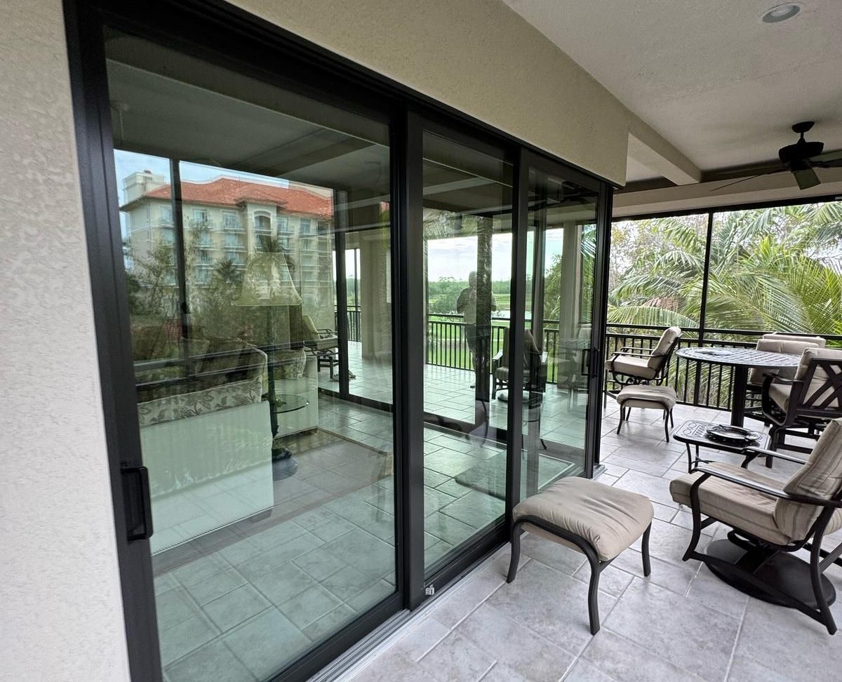 Sliding door alignment fix