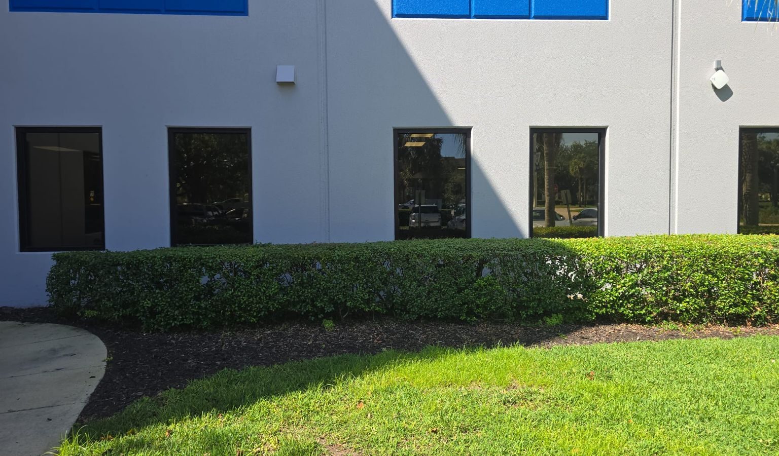 Restoring smooth sliding door