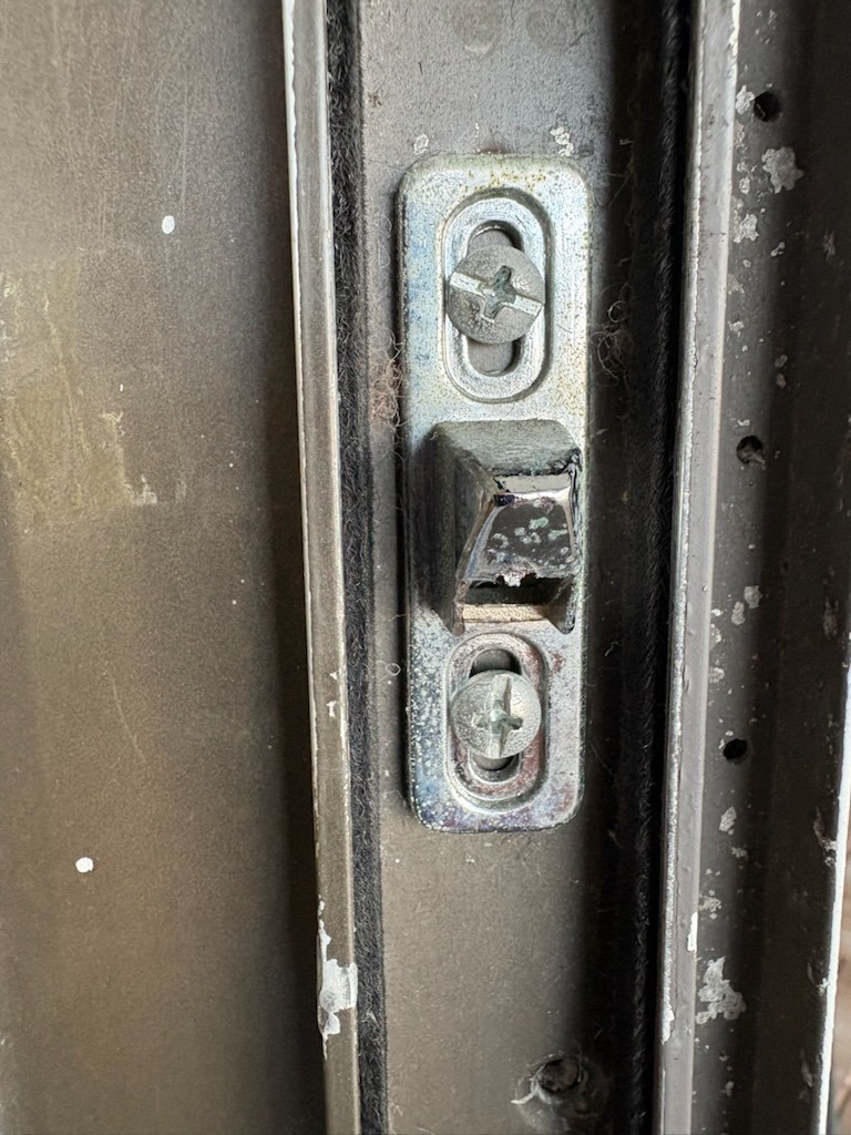 sliding door lock problem